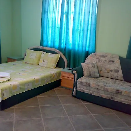Terzievi Family House 3*